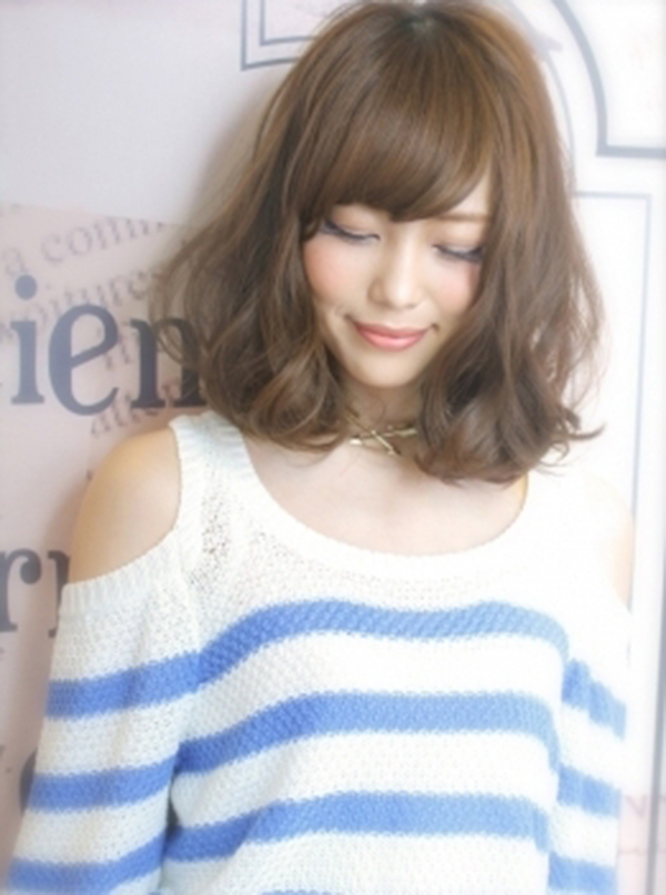 ベース顔の40代さん必見!気になるエラを隠せるミディアム髪型 (ヘアスタイル)