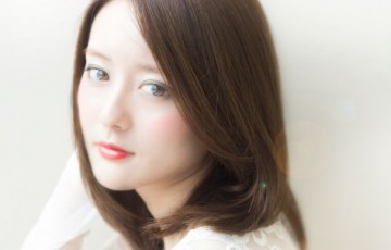大人女子40代の髪型(ヘアスタイル)ミディアムストレートを楽しもう!