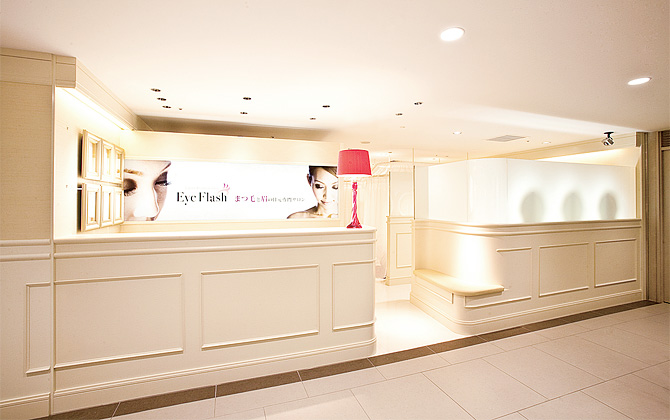 Eye Flash 大丸梅田店受付