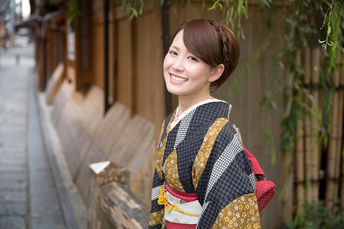 着物を着た女性