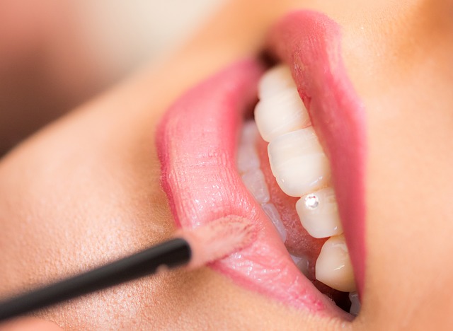 lipstick-1942172_640