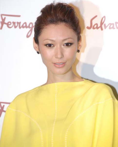 女優の田丸麻紀